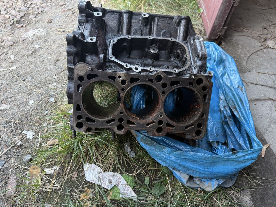 Двигатель Блок Ауди 100 2.8  92 год