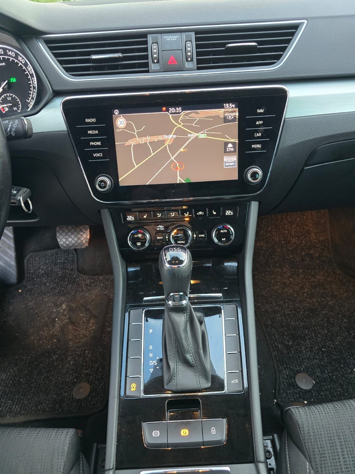 Skoda Superb 2,0TDI DSG Łopatki, Radar, Biksenon, el bagażnik, Navi
