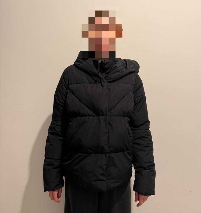 Жіноча стьобана куртка Reserved чорна