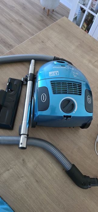 Mocny workowy odkurzacz ROWENTA POWER SPACE o mocy 2000W. Polecam!!!