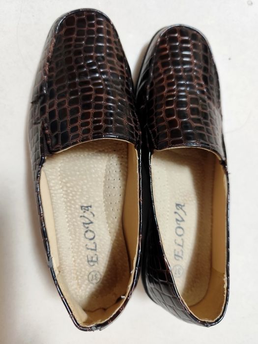 Sapatos castanhos em pele genuína - Elova (Novo - Tam. 37)