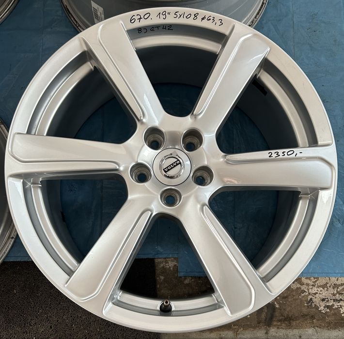670 Felgi Aluminiowe Oryginał Volvo R 19 5x108 otwór 63,3 Bardzo Ładne