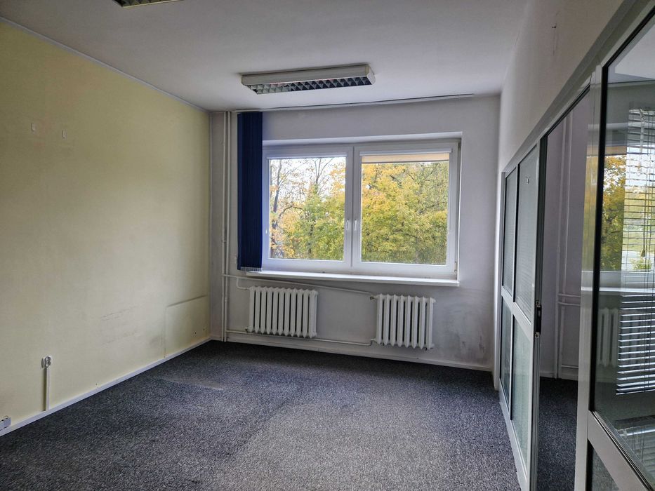 Biuro 58 m2 - Trakt św. Wojciecha 29. Trzy pokoje. 2970 netto.