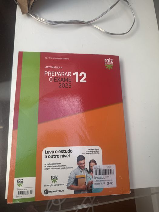 Matemática A – Preparar o Exame 12.º Ano 2025 (Raiz Editora)