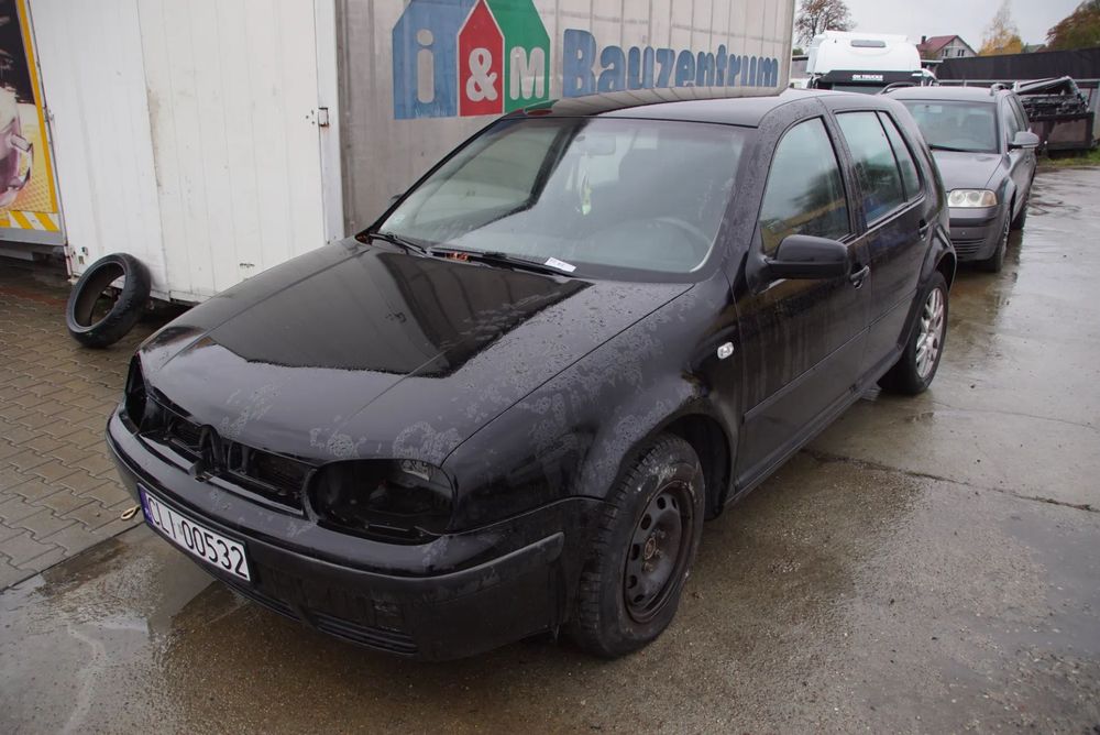 Auto na części - Volkswagen Golf IV 1.6 8V 101 KM AKL DLP L041 1997R Silnik Skrzynia Drzwi Maska Klapa Zderzak Błotnik Lusterko Klamka Lampa Deska Kokpit Sterownik Moduł Czujnik Kierownica