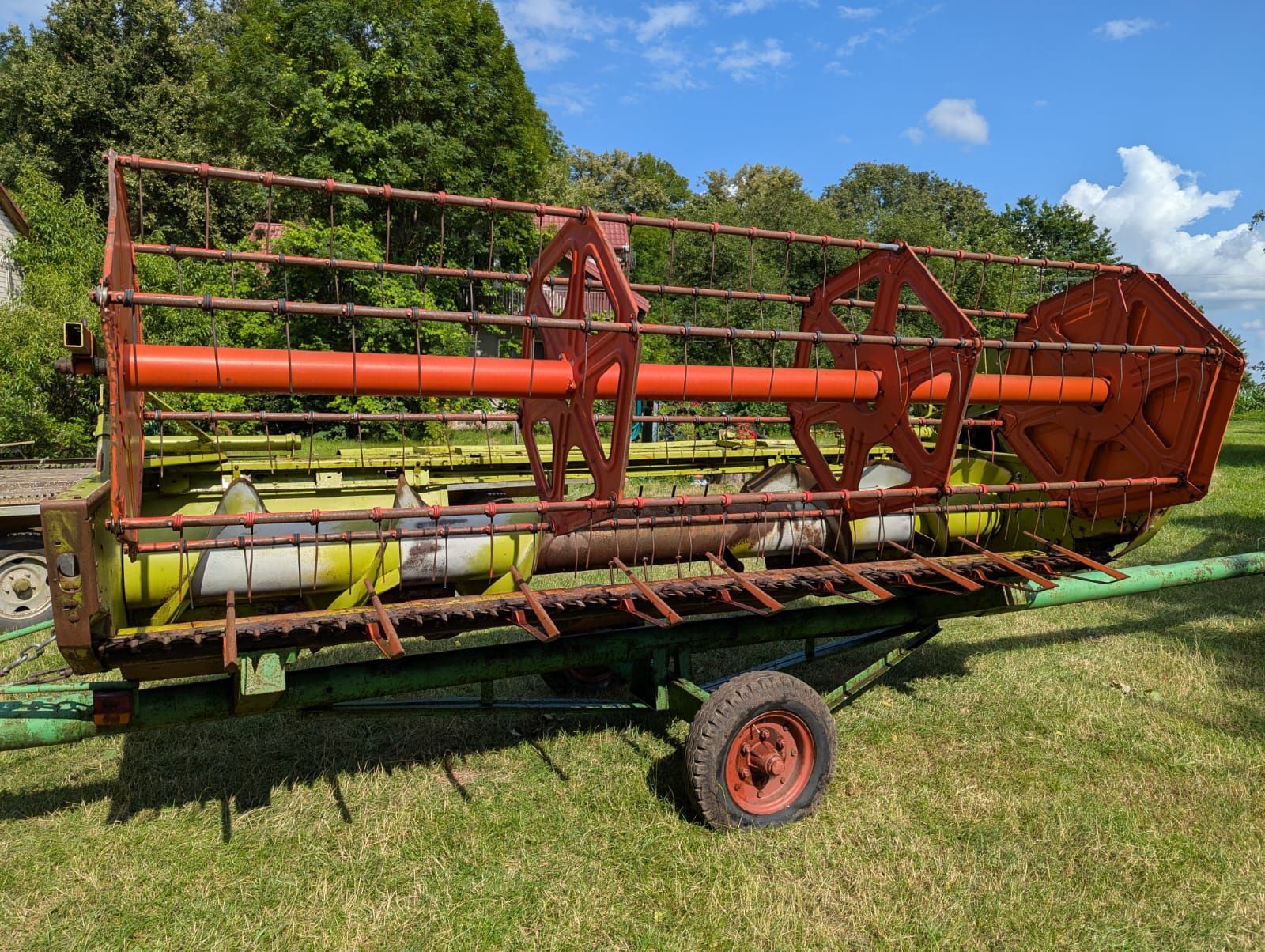 Heder do Claas Dominator z wózkiem