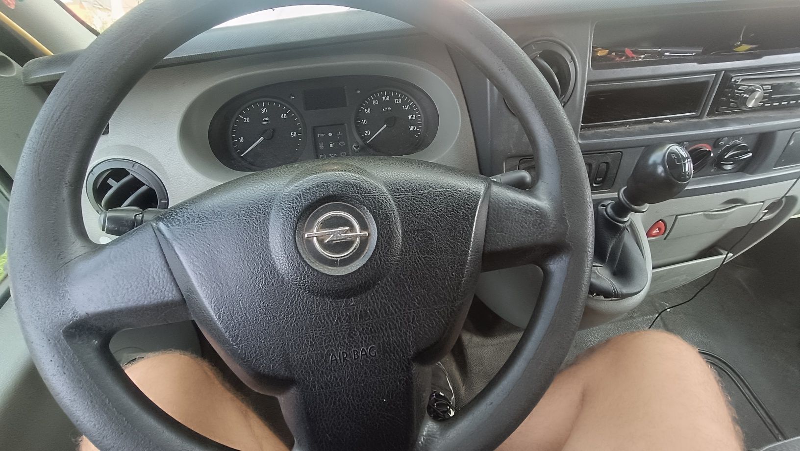Opel movano 2,5cdti L2H2 sredniak klima