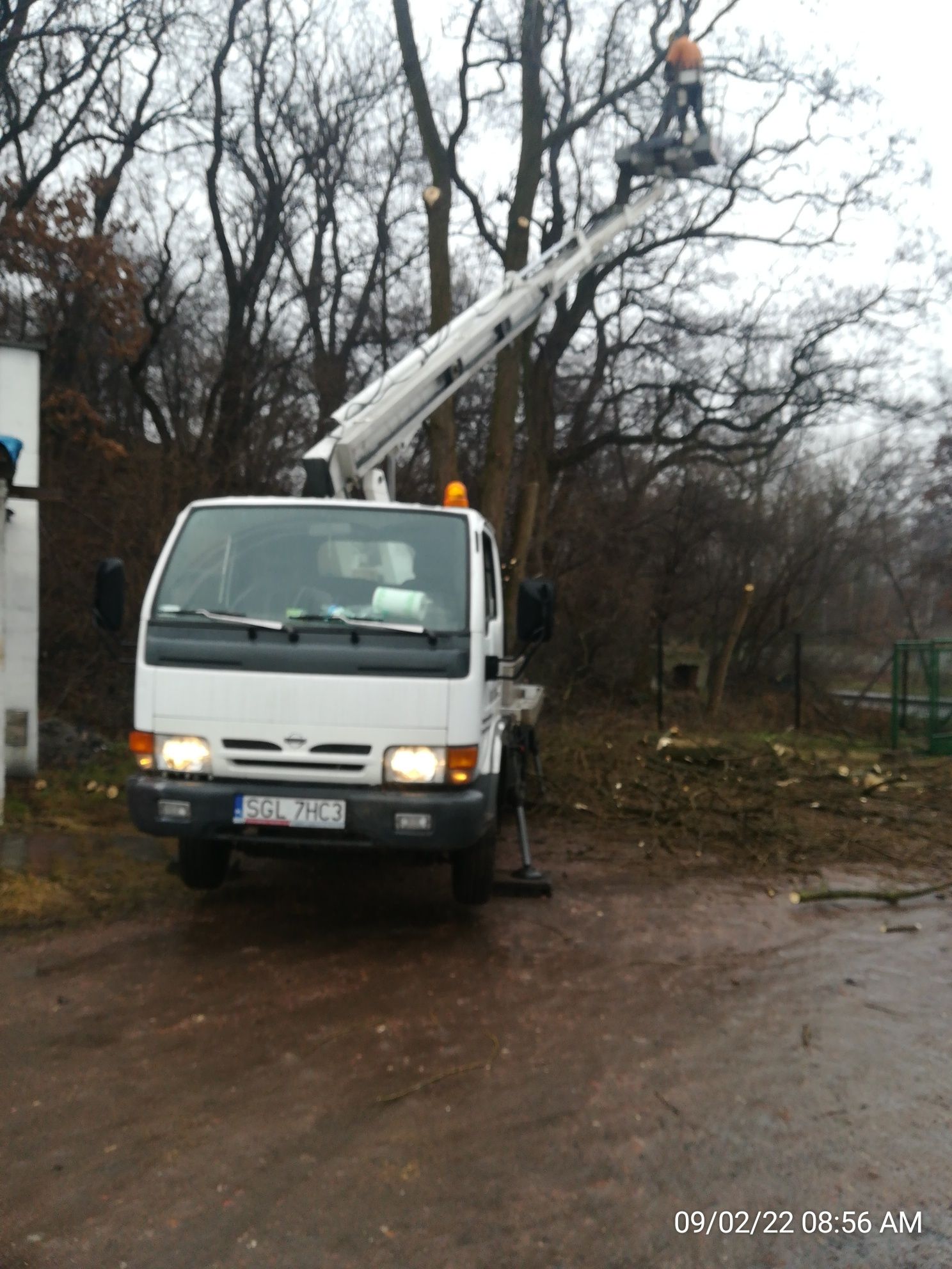 Podnośnik koszowy, zwyżka 19 metrów wynajem z operatorem.