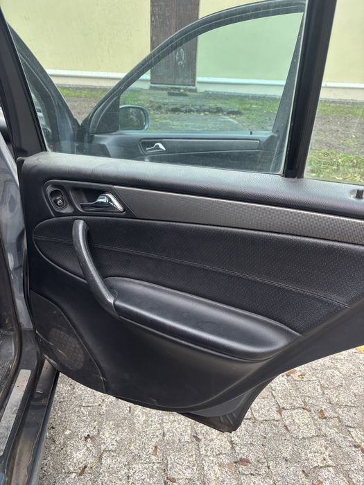 Mercedes Benz w203 220cdi sprawny w całości lub na części brak kluczyk