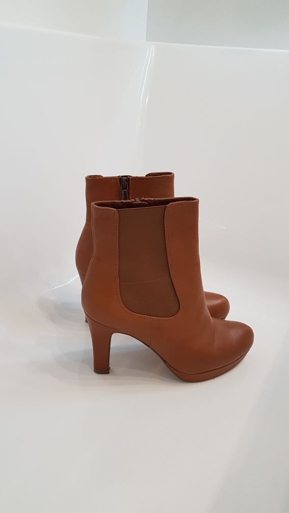 Botki / kozaki Clarks - Skóra naturalna