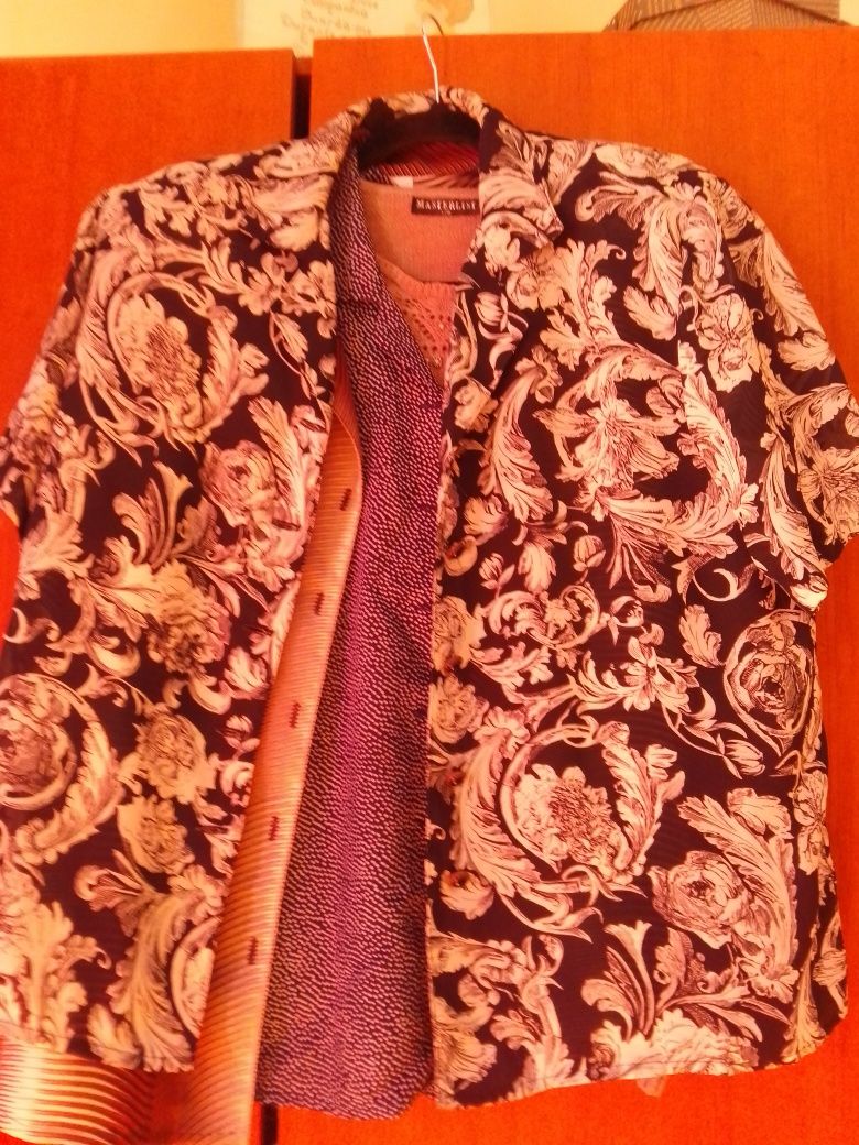 Tréz blusas e camisola manga curta