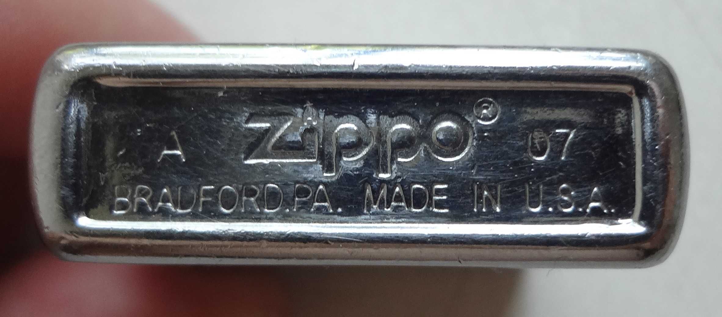 Зажигалка бензиновая Zippo A 07 с надписью Зиппо