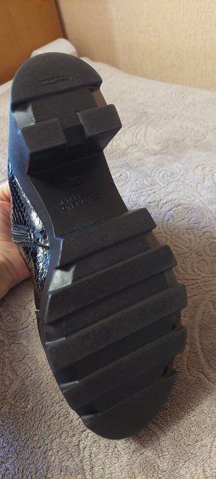 Лакові ботінки на платформі