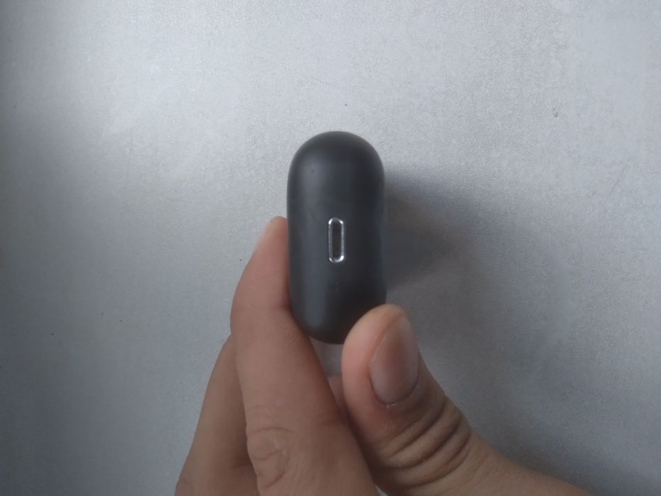 Продам Кейс для зарядки Airpods 2