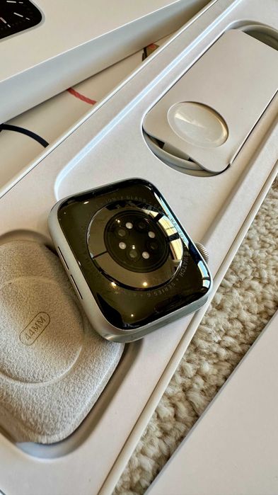 Apple Watch Series 6 - 44mm - Prateado | Como Novo