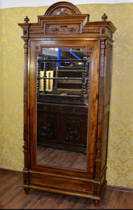 Szafa eklektyczna z lustrem