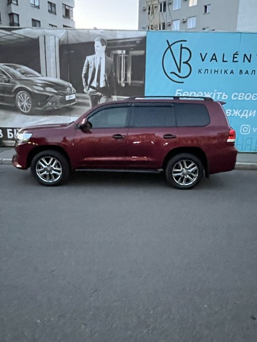 Toyota Land Cruiser 200