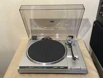 Качественный HI-FI проигрыватель винила HITACHI HT-50S QUARTZ