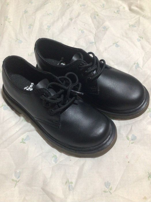 дитячі туфлі на хлопчика 29 розмір Dr Martens