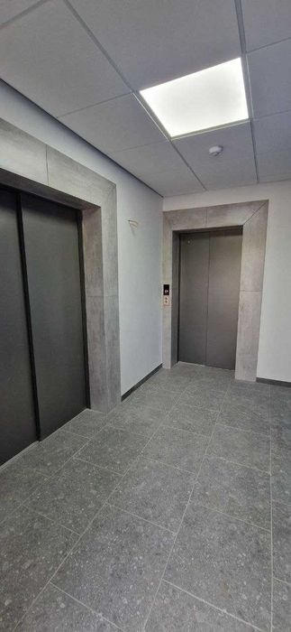 Продам простору квартиру в ЖК"Вертикаль"