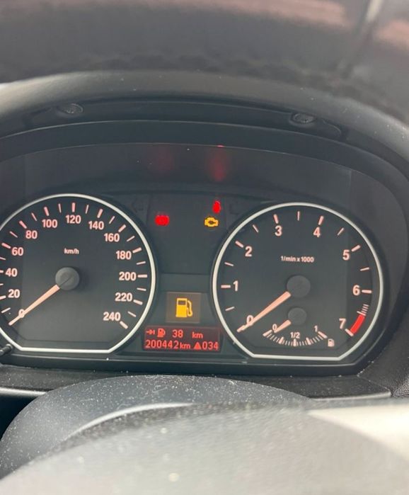 Bmw 118i bogate wyposażenie klima szyberdach ksenony Navi 2006 rok