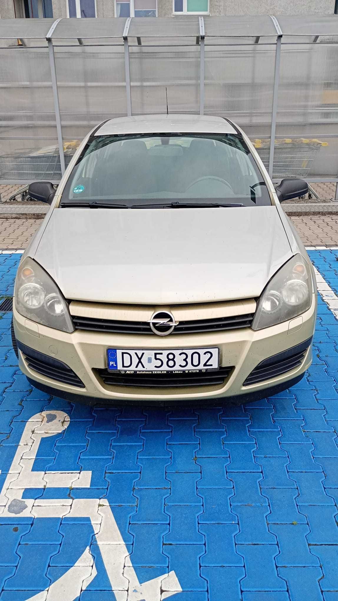 Opel Astra 2004 rok 1.4 benz,klima ,alu, ważne oc i przegląd 05/2026