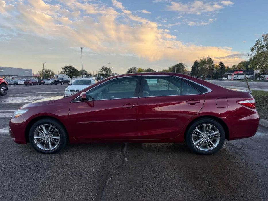 Toyota Camry      2017