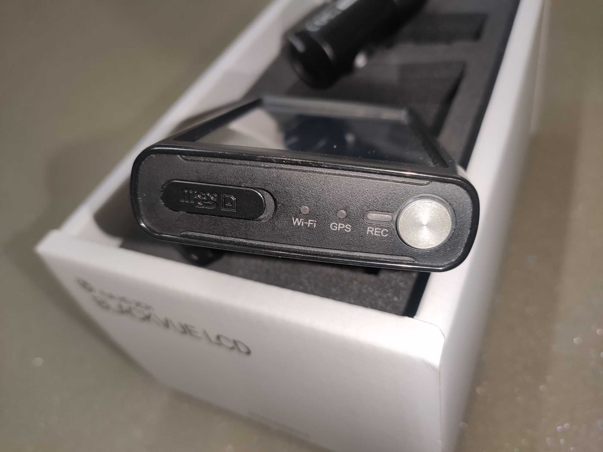 Автомобільний двокамерний Wi-Fi відеореєстратор Blackvue DR750LW 2CH