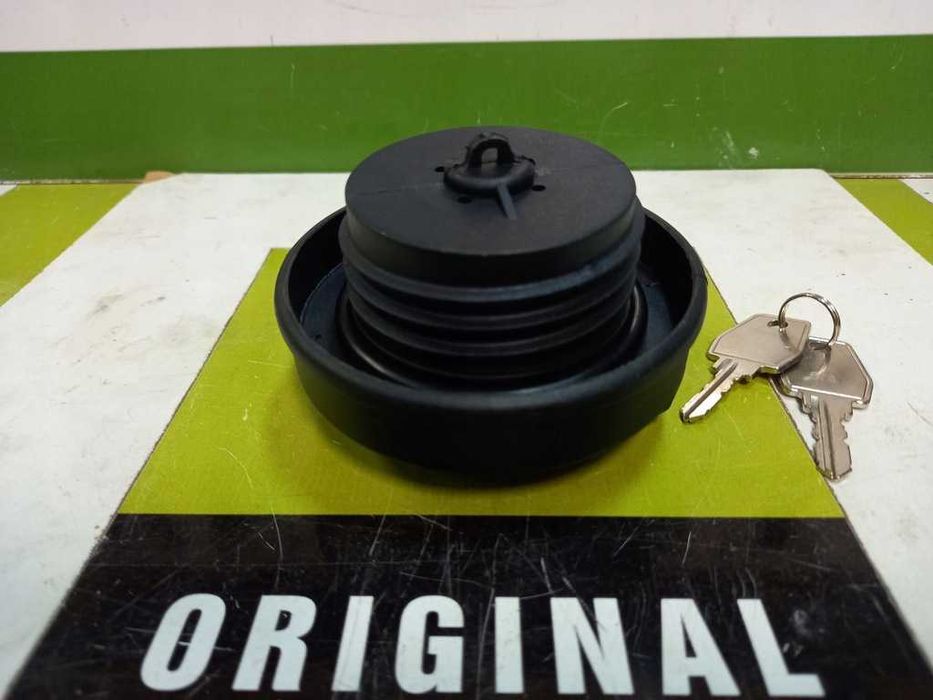 Korek zbiornika paliwa plastikowy z kluczykami gwint 64mm JCB