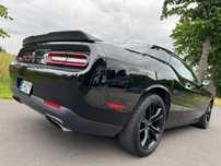 Dodge Challenger Bezwypadkowy V8 hemi manual