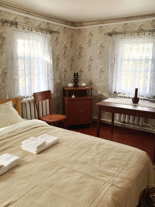 Оренда будинку на вихідні у Опішні