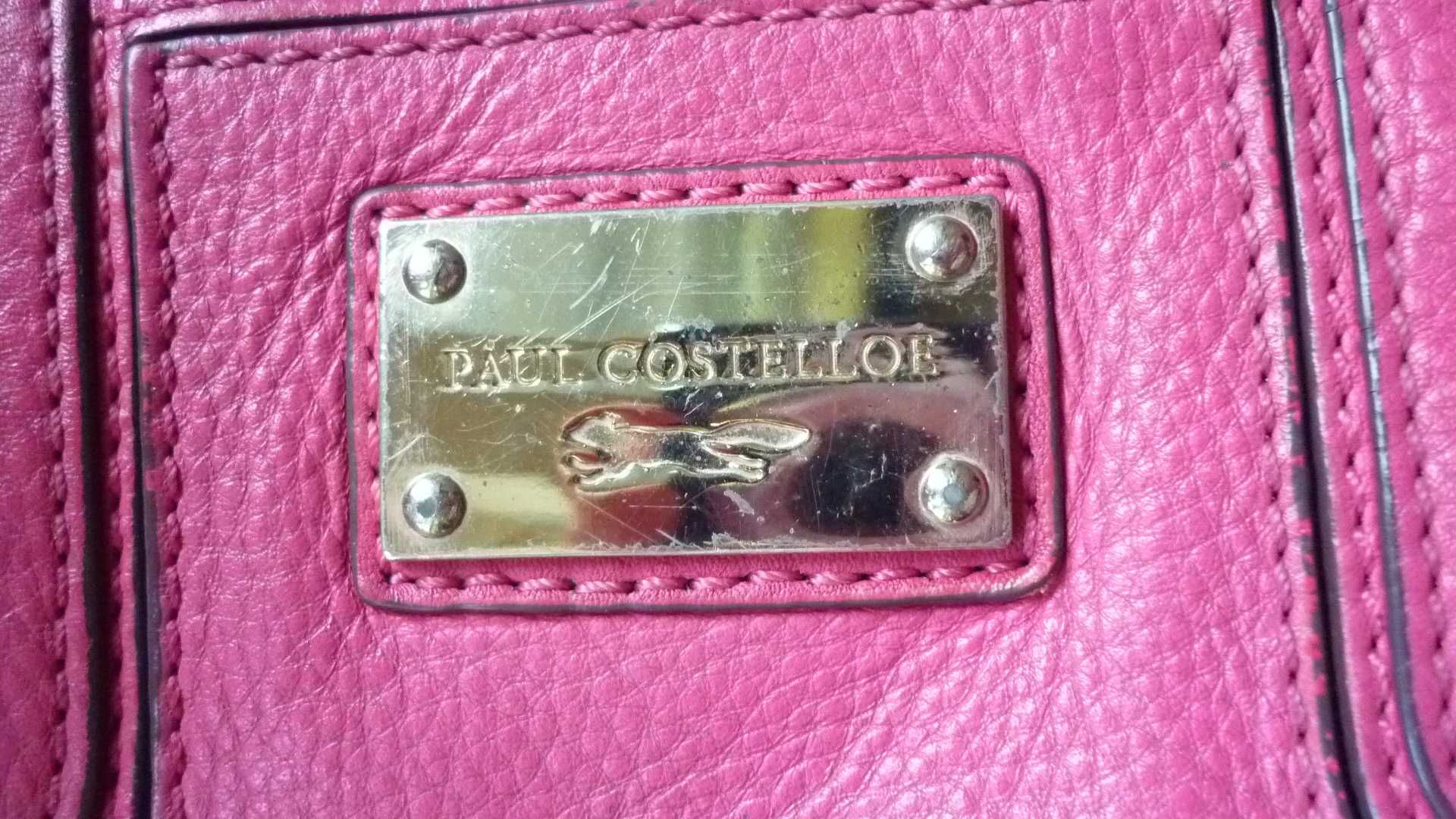 Paul Costelloe- skórzana listonoszka w kolorze fuksji