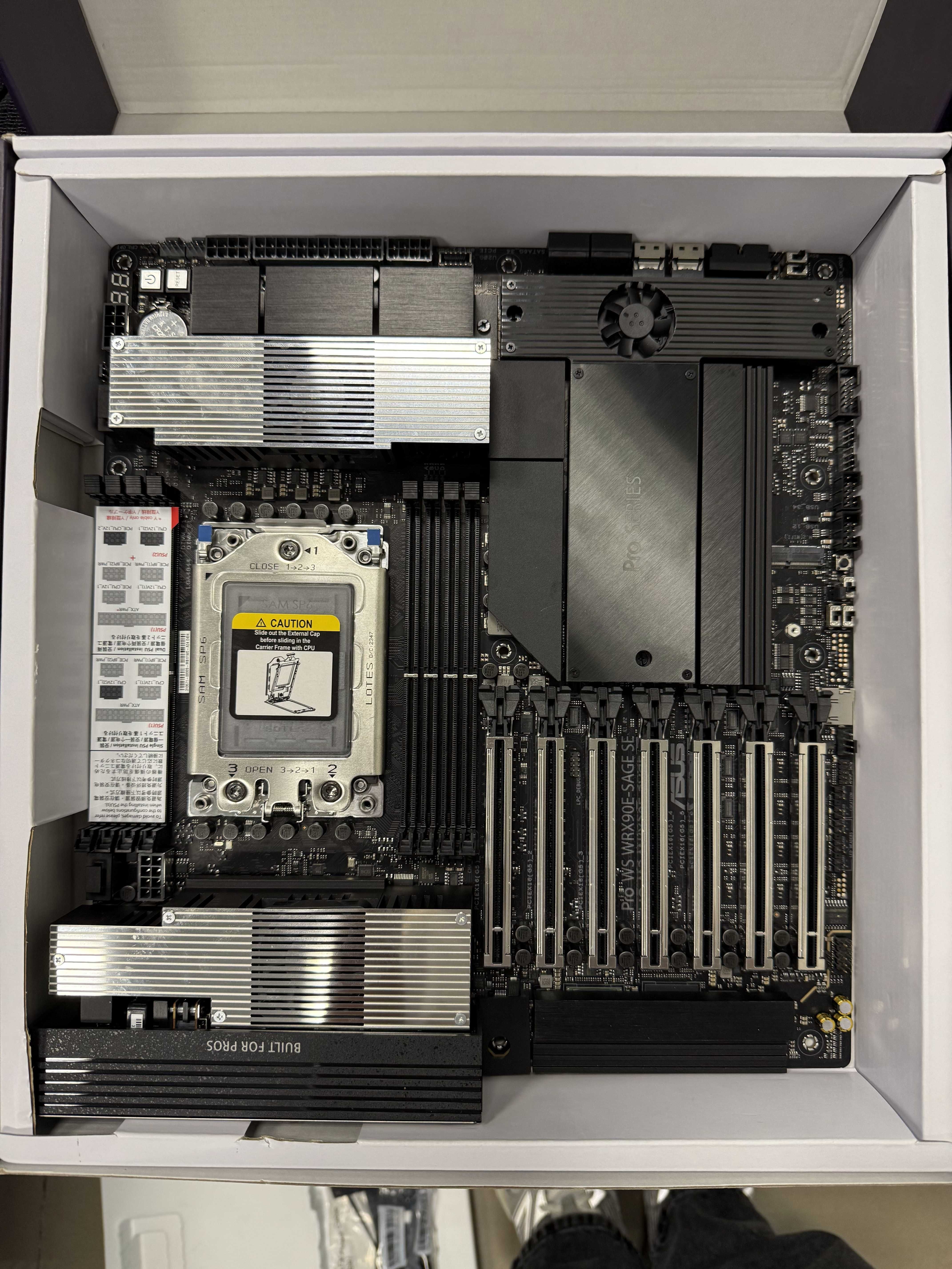 Asus Pro WS WRX90E-SAGE SE sTR5 WRX90 8xDDR5 M.2 EEB (90MB1FW0-M0EAY0)