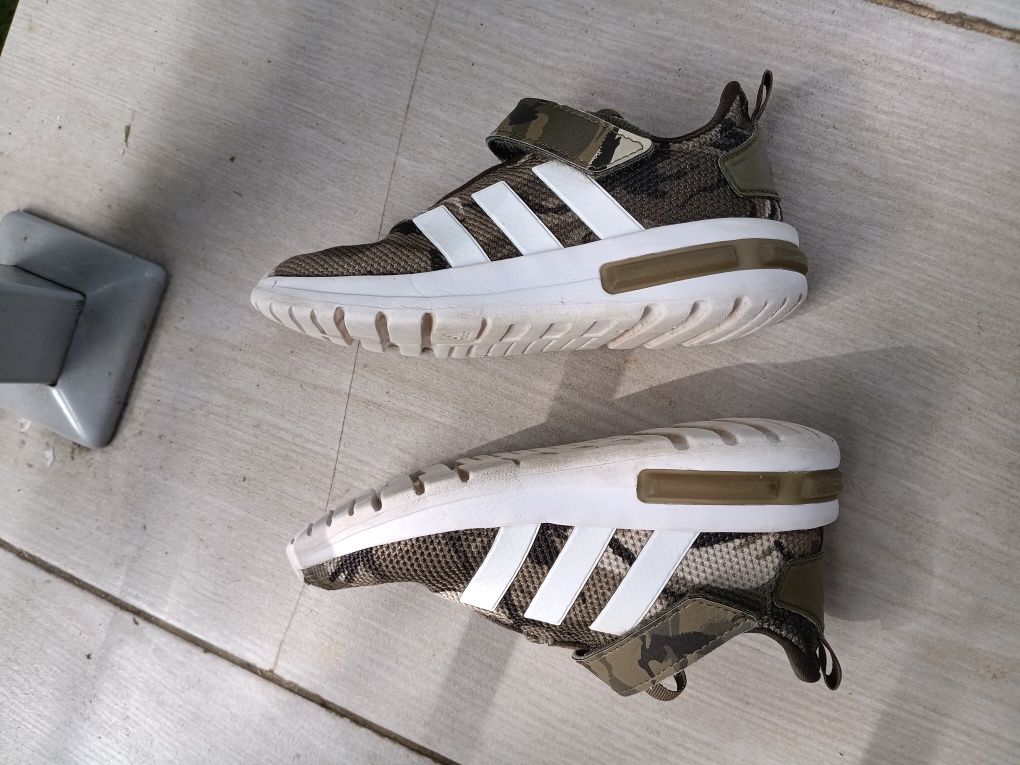 Buty Adidas  Racer TR23 Kids 26,5 chłopięce sneakersy