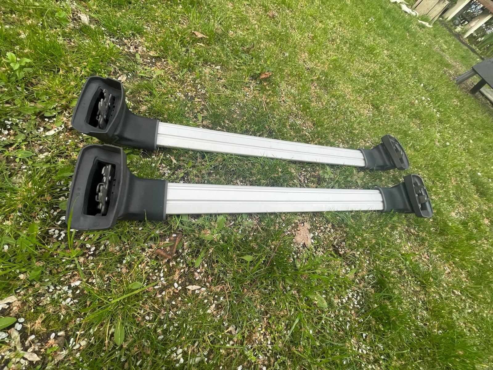 Bagażnik dachowy belki THULE Opel Astra lV J sedan hatchback Komplet