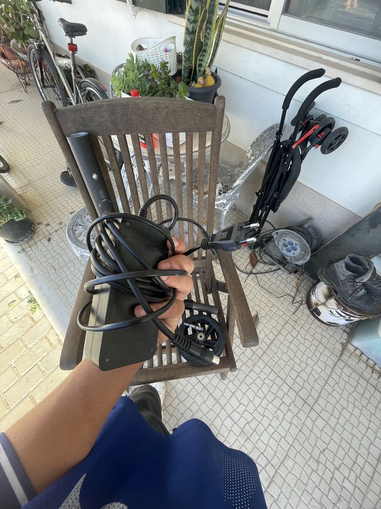 Bateria externa e carregador ninebot es2