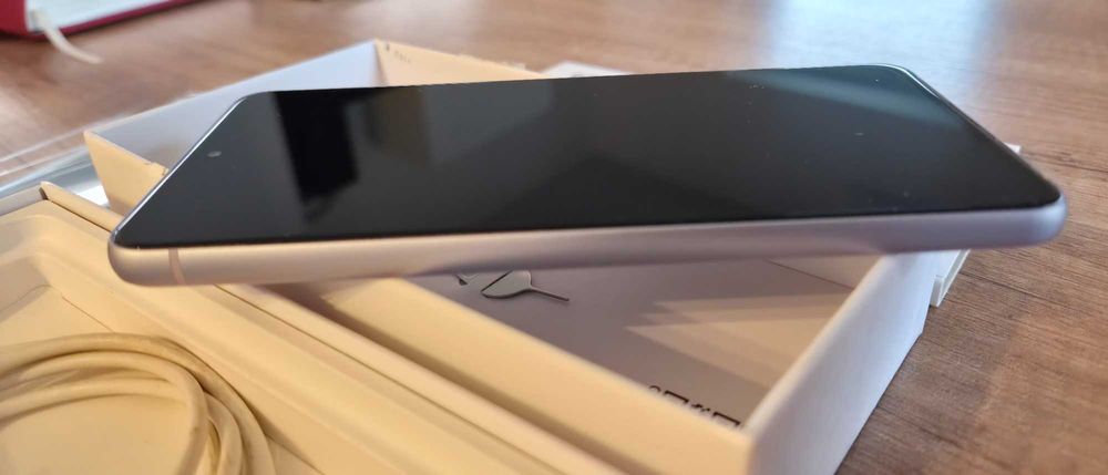 Samsung Galaxy S21 FE 5G 6/128GB SM-G990B Lavender Różowy - idealny