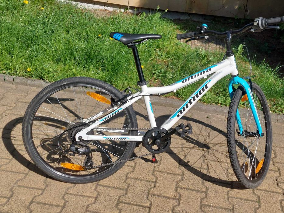 Markowy rower AUTHOR ULTIMA 24, model 2019, biało-niebieski.