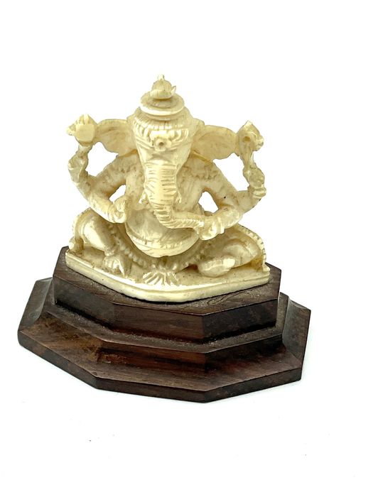 Antiga/ rara escultura em Material nobre indiano Deus Ganesha oriental