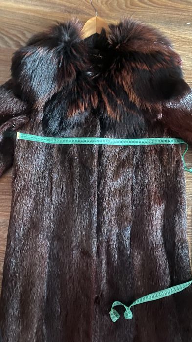 Шуба жіноча з нутрії .