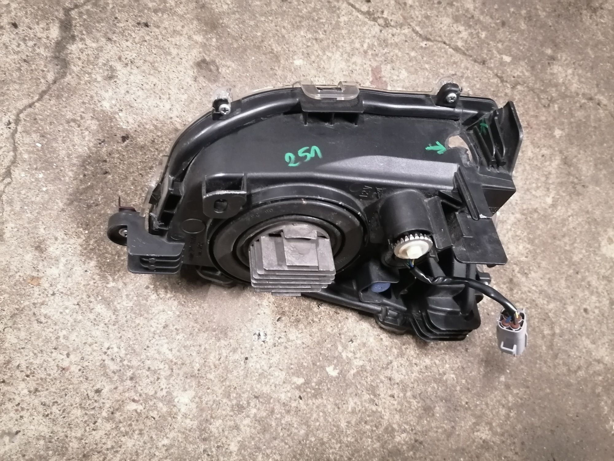 Toyota Prius Halogen Led lewy