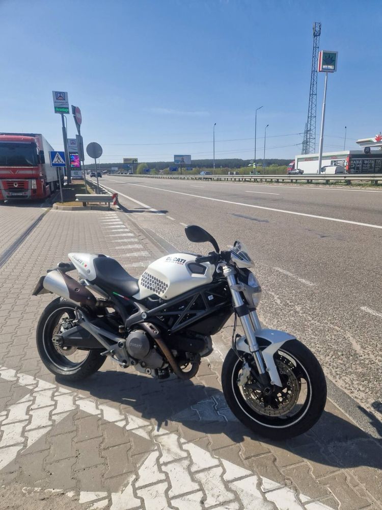 Продам Dukati Monster 696