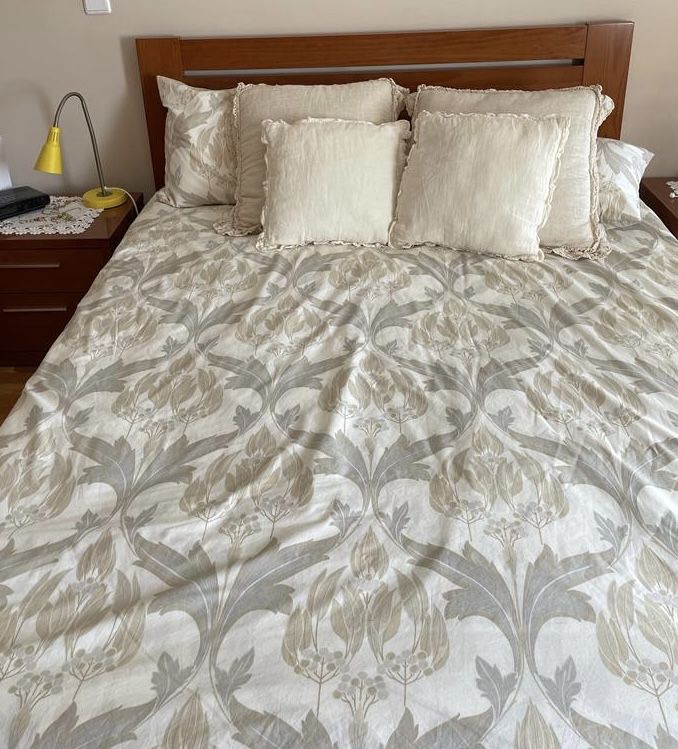 Cama de casal dois camiseiros  .