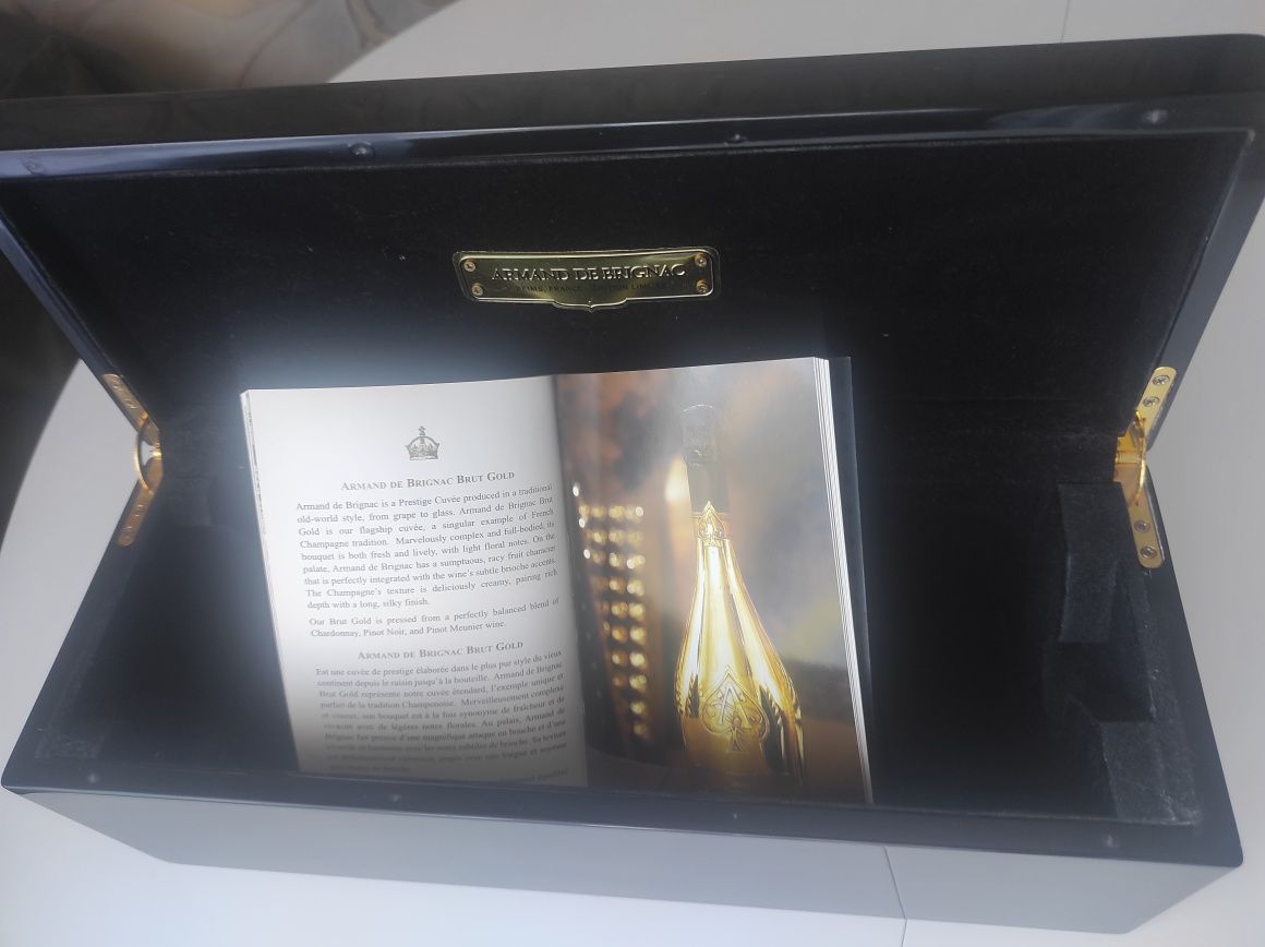 Подарочная коробка от шампанского ARMAND de BRIGNAC