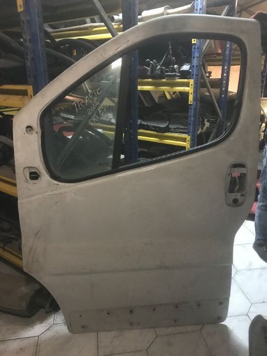 Porta frente direita renault trafic / opel vivaro