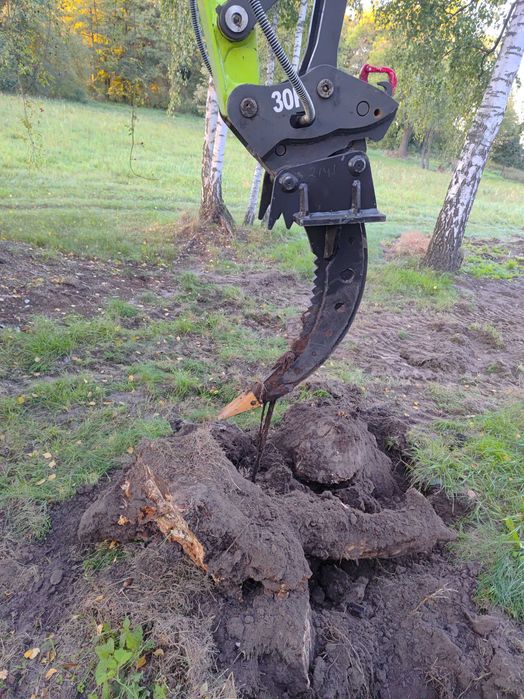 usługi minikoparką prace ziemne czyszczenie terenu ziemia rozbiórki