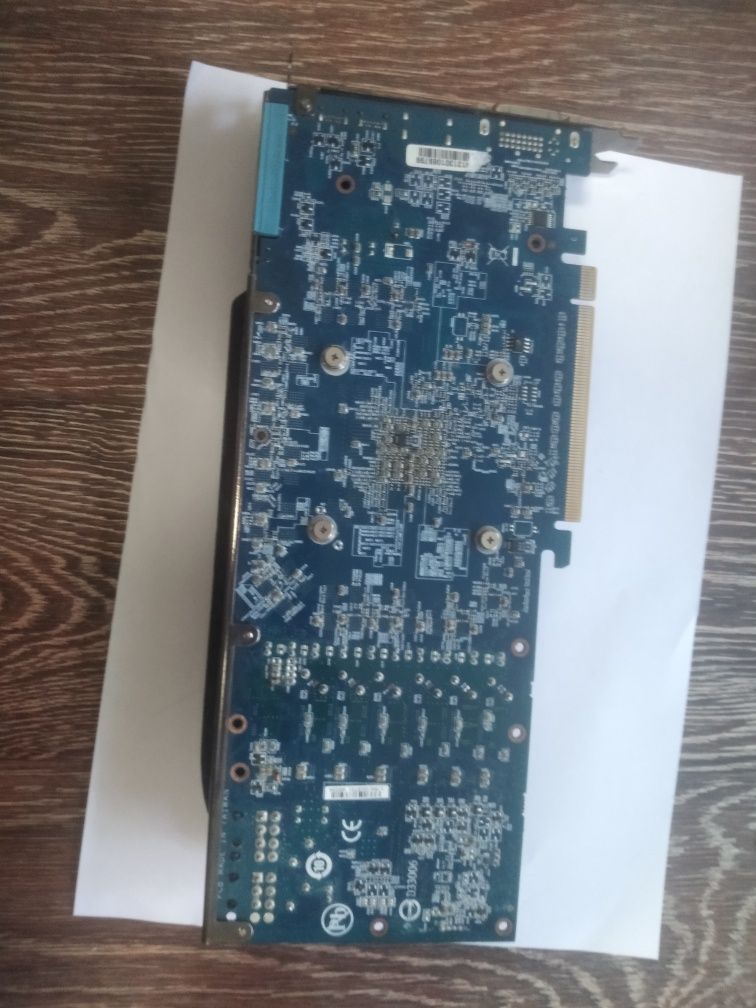 Продам видеокарту Gigabyte GeForce GTX 760