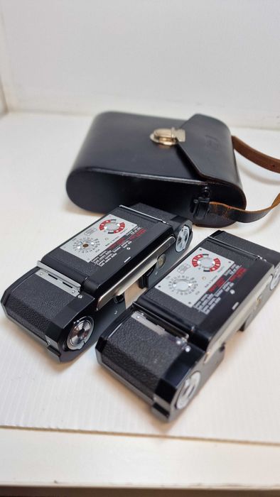 Contarex Zeiss . Estojo com 2 carregadores intermutáveis.