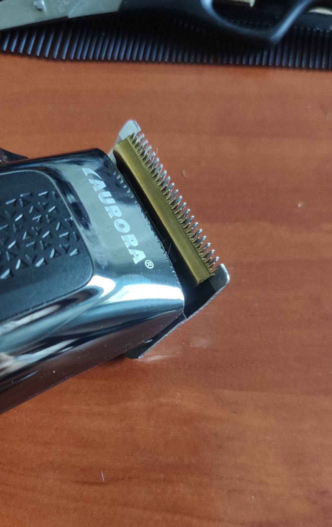 Машинка для стрижки волос Aurora AU081