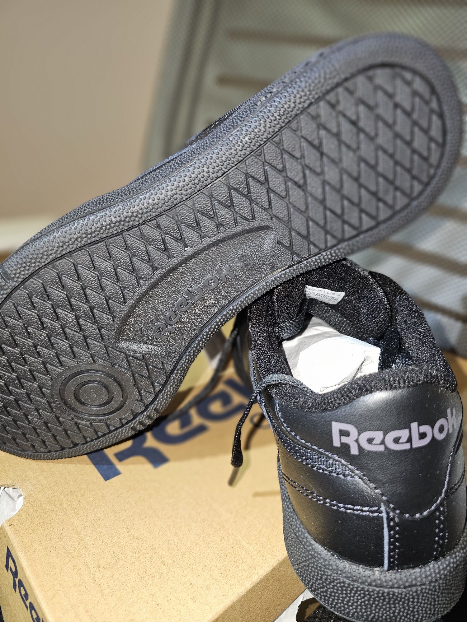 Buty nowe Reebok czarne eu41